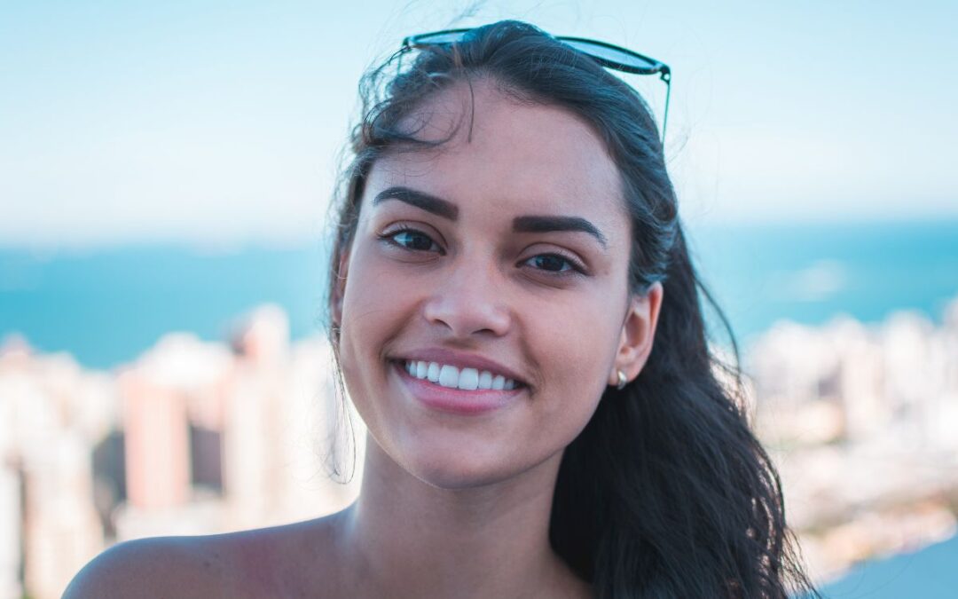 Do fast reactions to my LinkedIn posts help my audience reach?