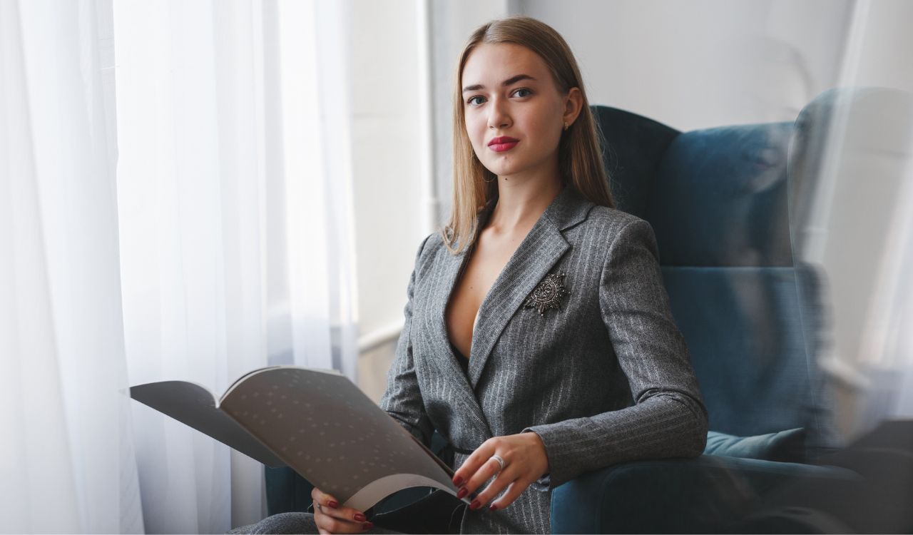 What are the benefits of having a LinkedIn coach?